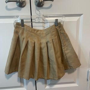 Khaki pleated shirt